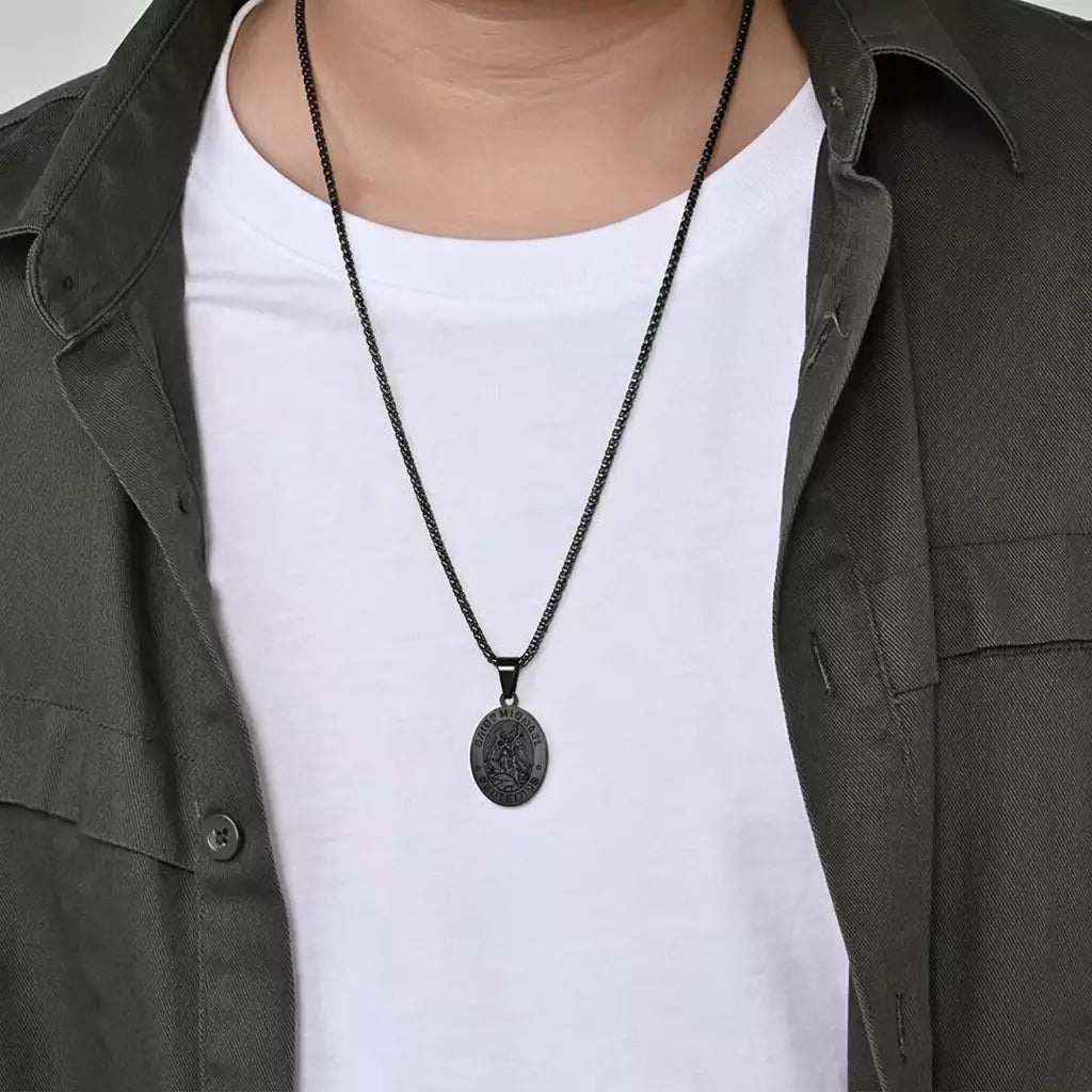 Colar Masculino Pingente Oval São Miguel Arcanjo Preto Santo Altar