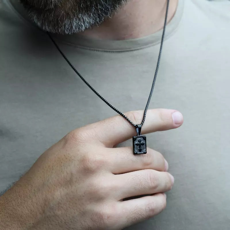 Colar_Masculino_Preto_Pingente_Crucifixo_Medalha_Santo_Altar_7