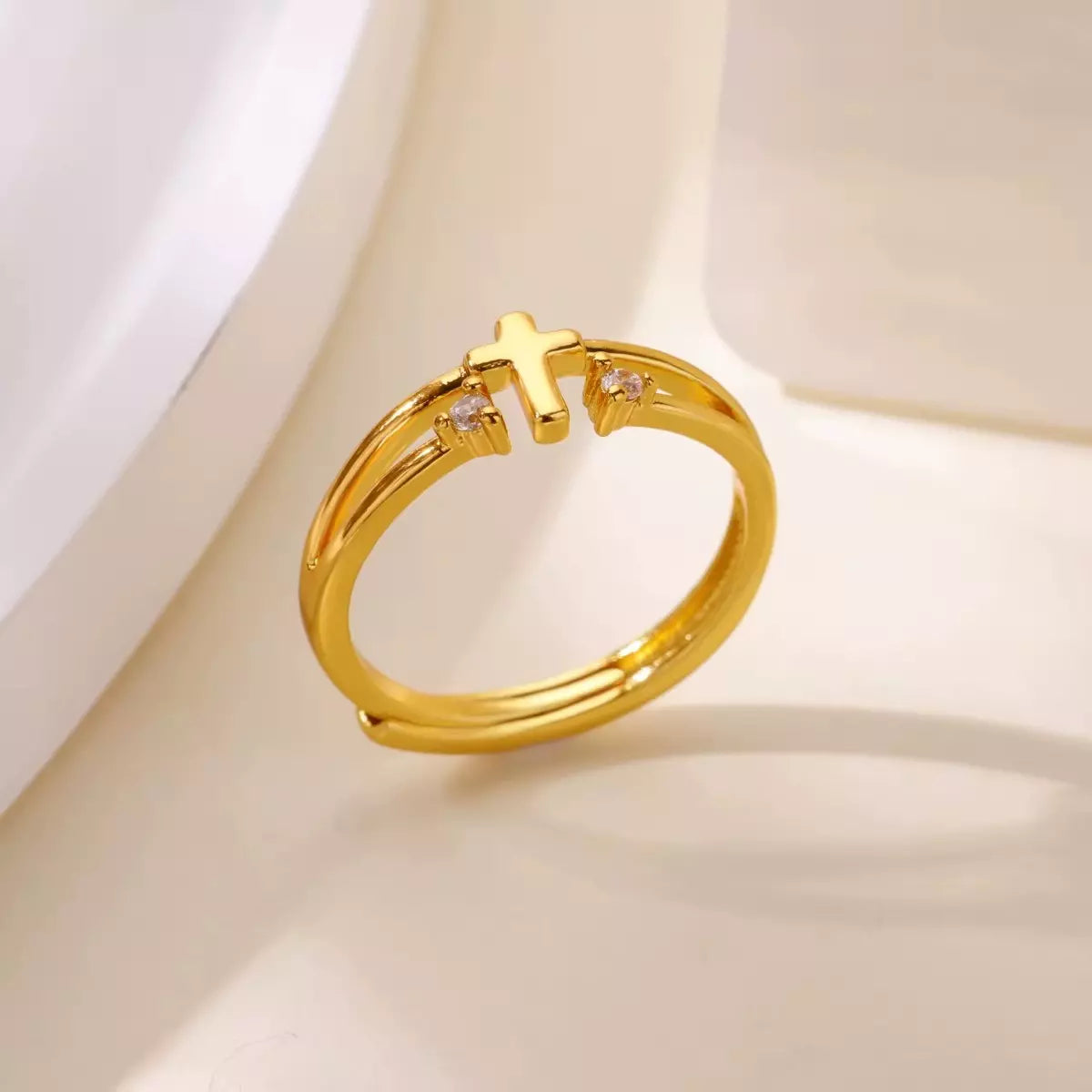 Anel_Ajustavel_Dourado_Cruz_com_Zirconias_Santo_Altar