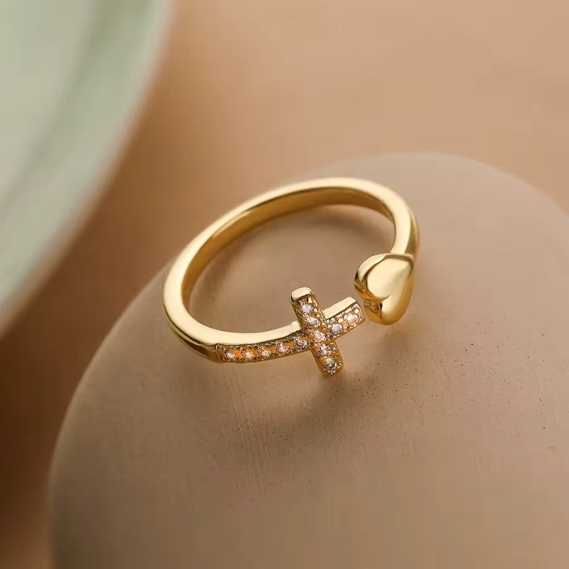 Anel_Feminino_Dourado_Coracao_e_Cruz_Ajustavel_Santo_Altar_1