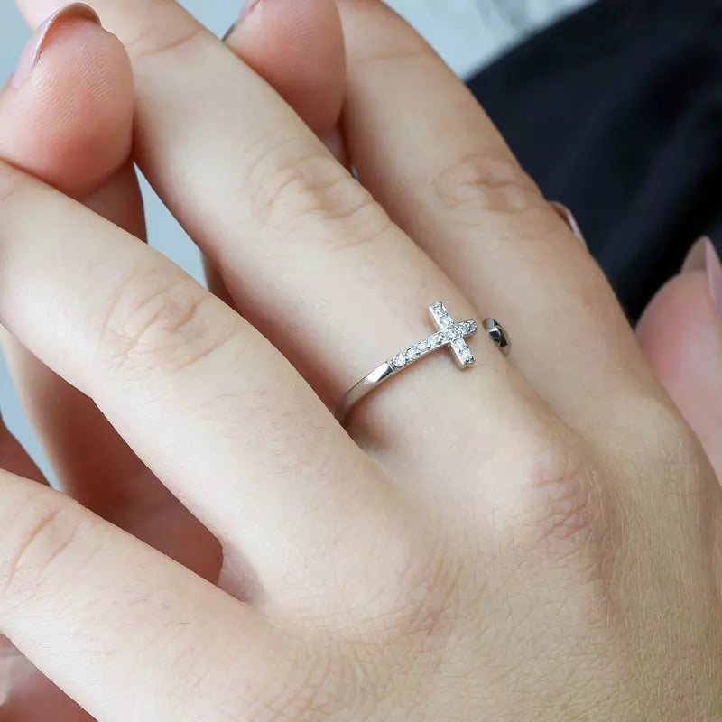 Anel_Feminino_de_Prata_Coracao_e_Cruz_Ajustavel_Santo_Altar_4