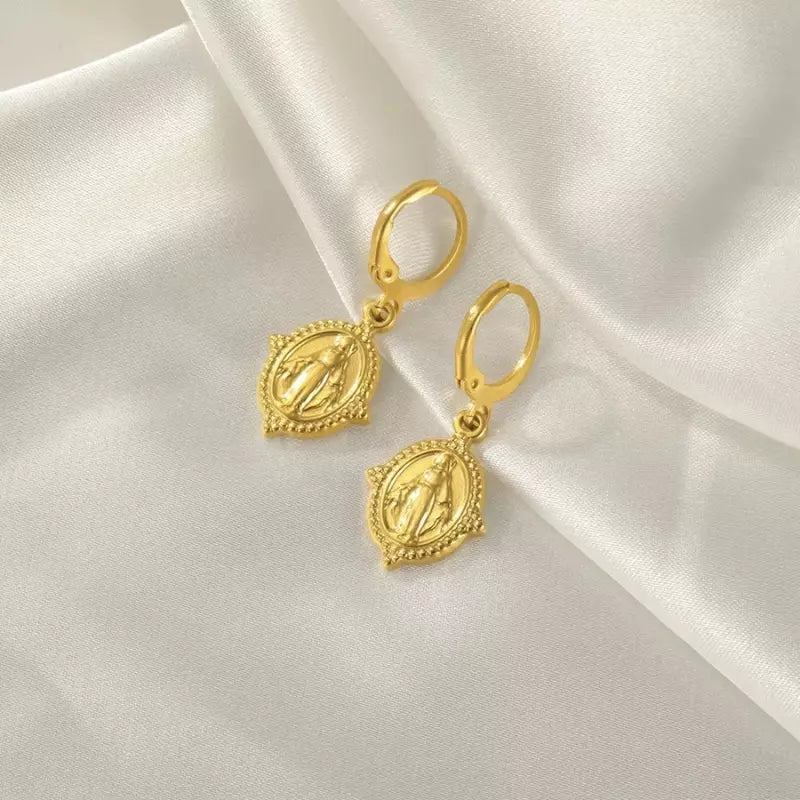 Brinco_Nossa_Senhora_Medalha_Milagrosa_Dourado_Santo_Altar_5