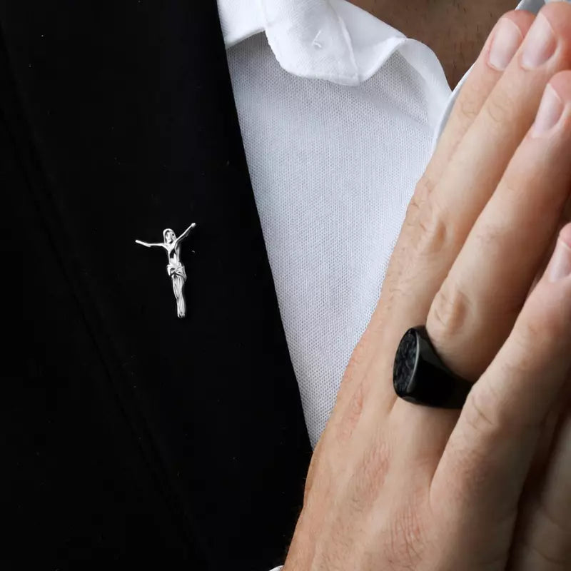 Broche_para_Roupa_Terno_Prata_Jesus_Cristo_Crucificado_Santo_Altar_1