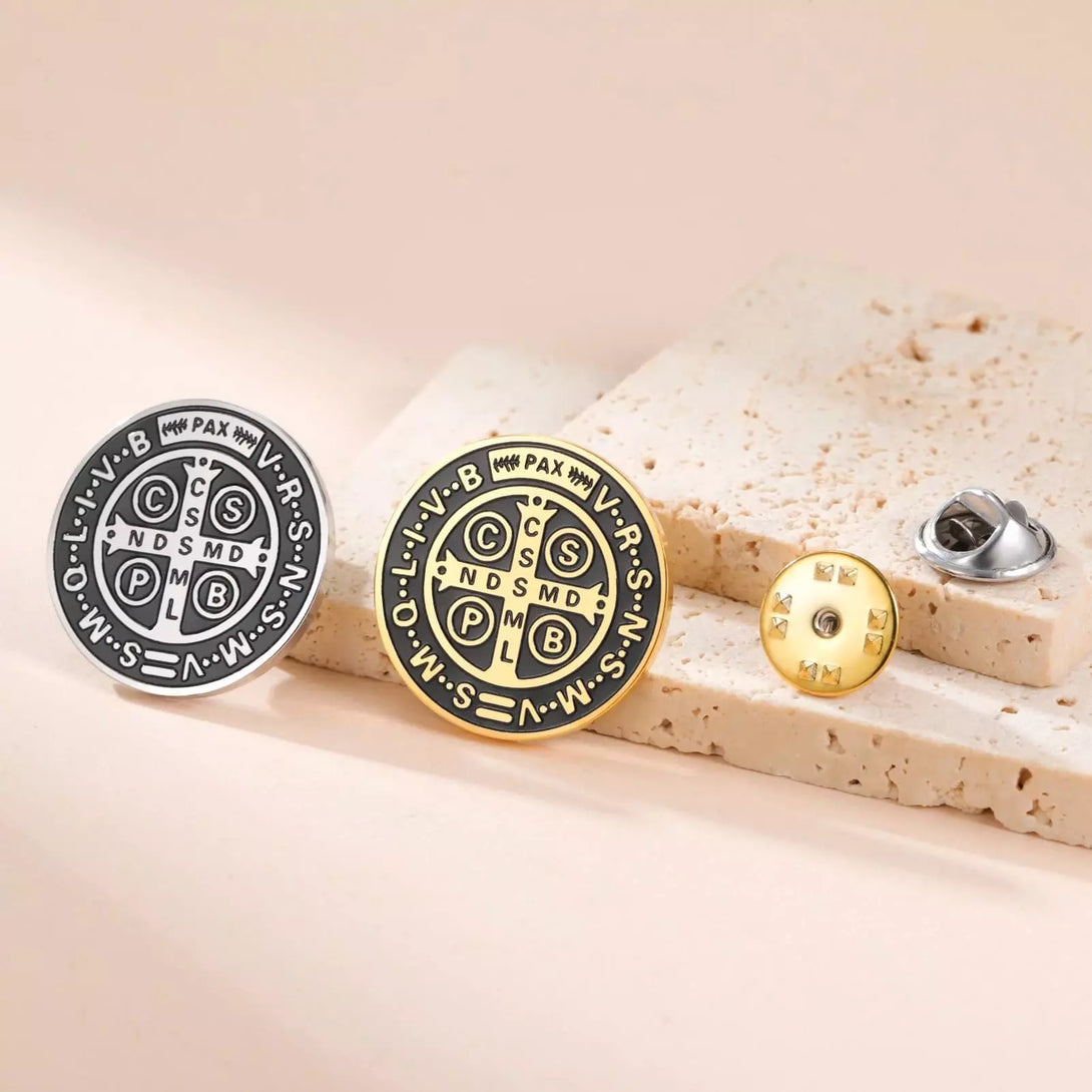 Broche para Roupa e Terno Cruz de São Bento Santo Altar