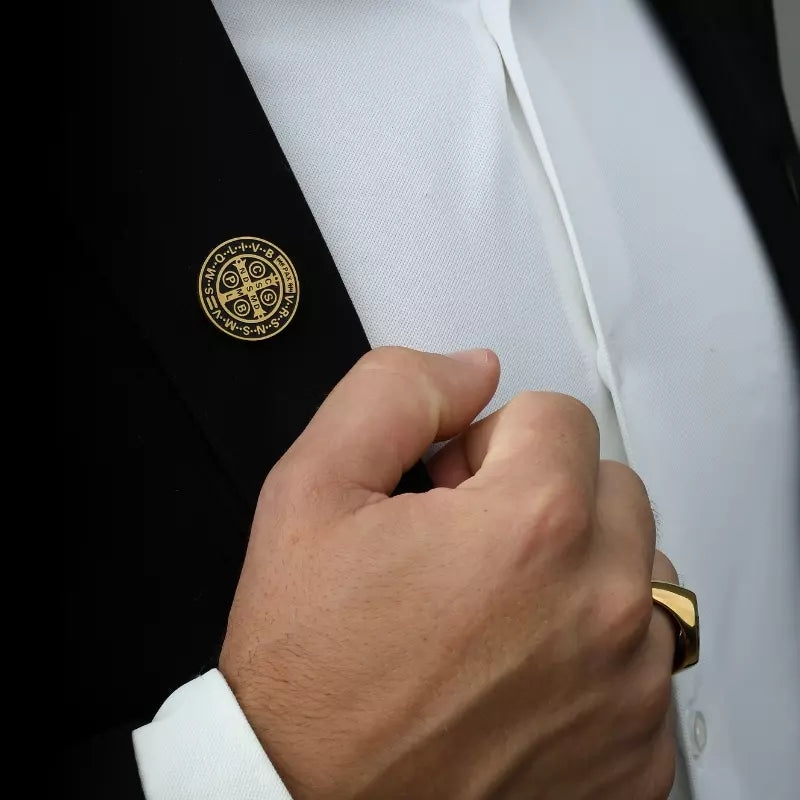 Broche_para_Roupa_e_Terno_Cruz_de_Sao_Bento_Santo_Altar_4