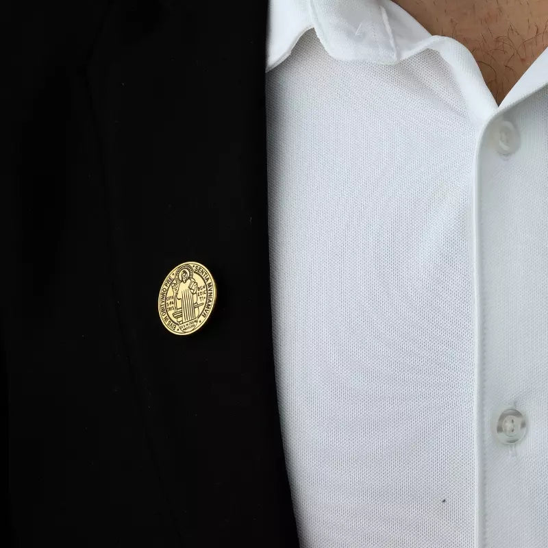 Broche_para_Roupa_e_Terno_Medalha_de_Sao_Bento_Santo_Altar_6