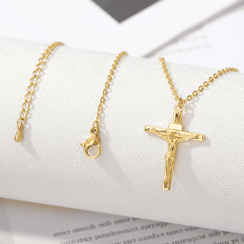 Colar_Masculino_Dourado_Pingente_Crucifixo_Jesus_Cristo_Santo_Altar_2