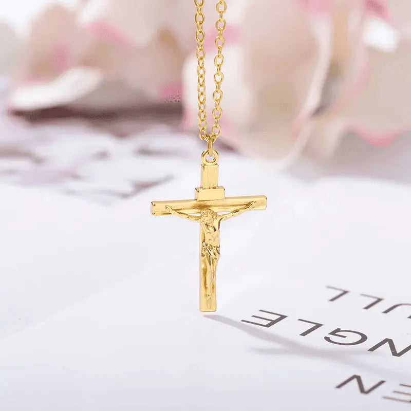 Colar_Masculino_Dourado_Pingente_Crucifixo_Jesus_Cristo_Santo_Altar_4
