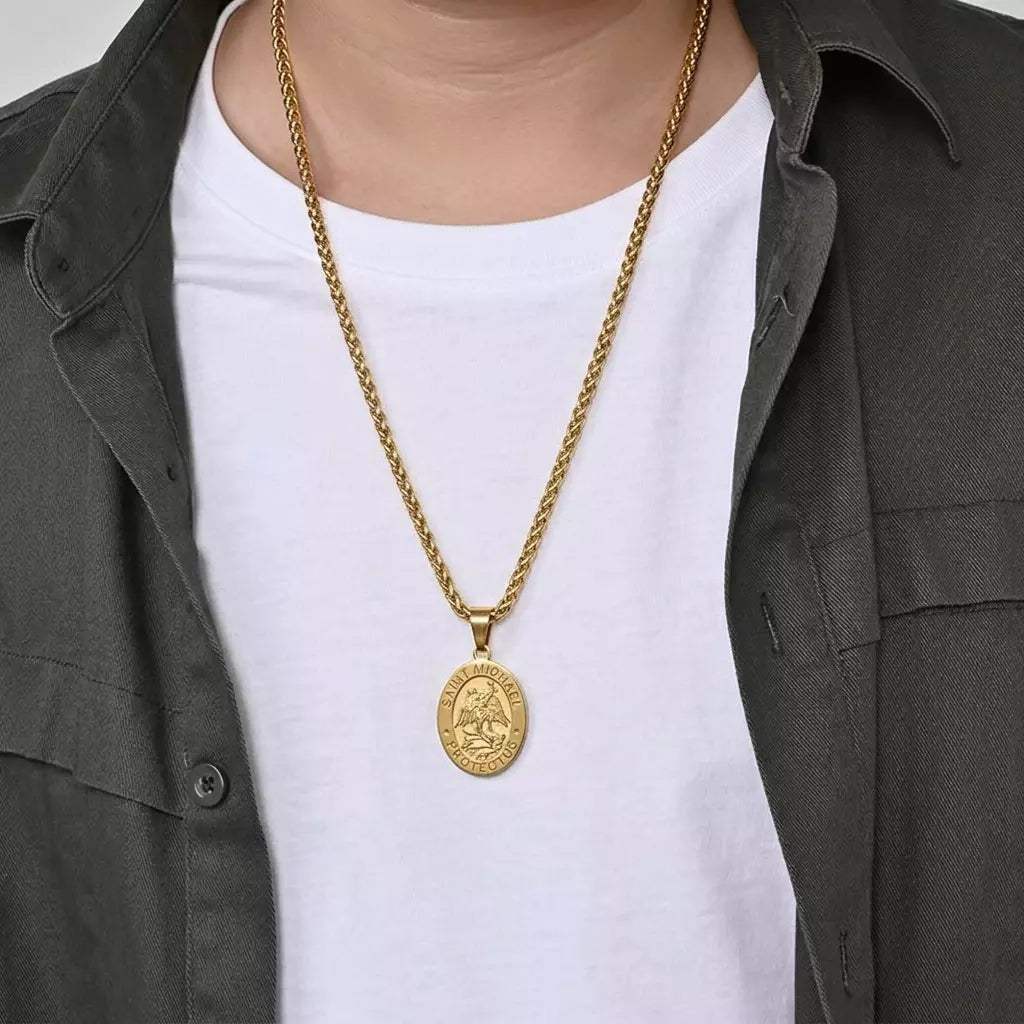 Colar_Masculino_Pingente_Oval_Sao_Miguel_Arcanjo_Dourado_Santo_Altar_8