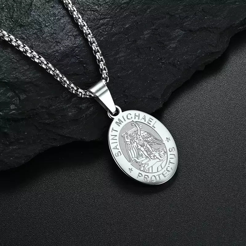 Colar_Masculino_Pingente_Oval_Sao_Miguel_Arcanjo_Prata_Santo_Altar_3