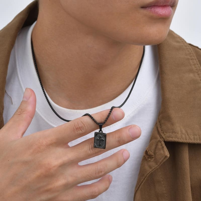 Colar Masculino Preto Pingente Crucifixo Medalha Santo Altar