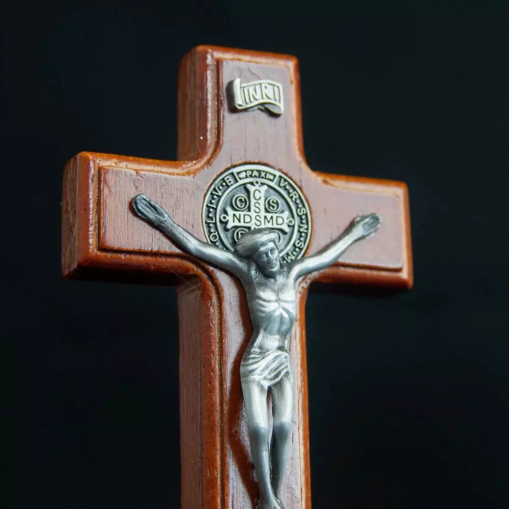 Crucifixo_de_Madeira_Pequeno_Cruz_de_Mesa_Santo_Altar_2