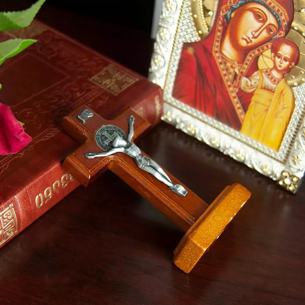 Crucifixo_de_Madeira_Pequeno_Cruz_de_Mesa_Santo_Altar_5